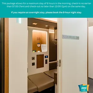  Capsule hotel Sleep 'n Fly Sleep Lounge, C-gates Terminal 3 - Transit Only